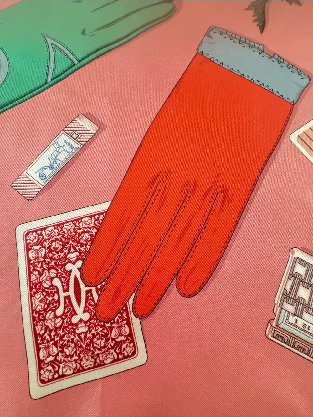 Hermes Scarf called L’Heure des Gants
(The Hour of Gloves)!
90 CM - Picture 6 of 9